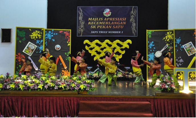 Hiasan Pentas Bertemakan Flora - Hari raya qurban 2019 hiasan pentas